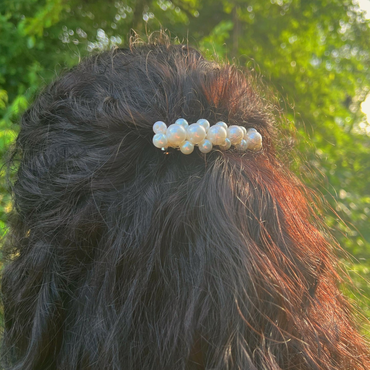 handmade-hair-clips-barrettes-cute-hair-accessories-pearl-hair-clips-pearl-barrettes-handmade-sincerely-herrera-women-owned-business-hispanic-owned-chicago-il-wholesale-aesthetic-hair-clips-daily-hair-inspo-updo-styles-half-up-half-down-hairstyles-daily-accessories