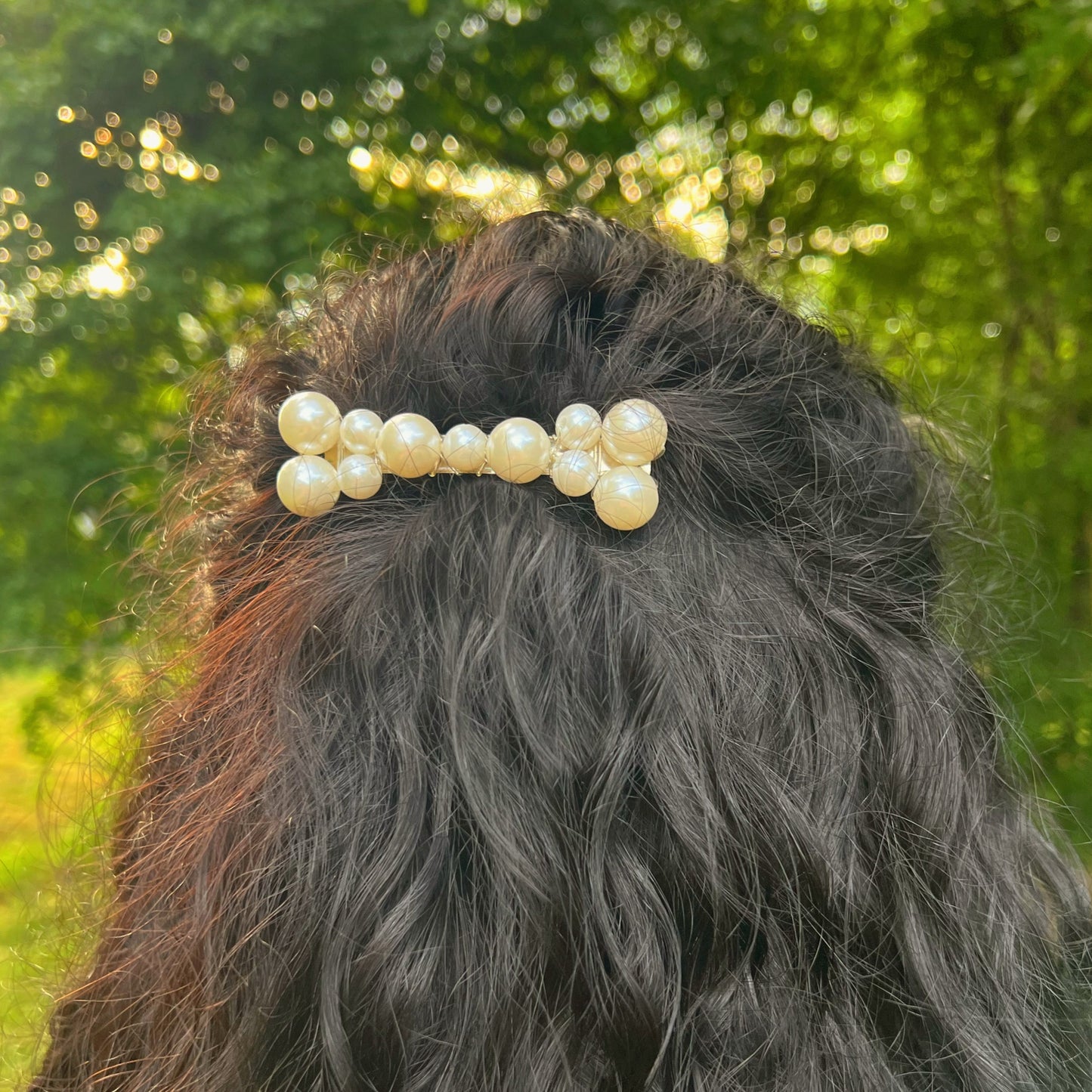 handmade-hair-clips-barrettes-cute-hair-accessories-pearl-hair-clips-pearl-barrettes-handmade-sincerely-herrera-women-owned-business-hispanic-owned-chicago-il-wholesale-aesthetic-hair-clips-daily-hair-inspo-updo-styles-half-up-half-down-hairstyles-daily-accessories