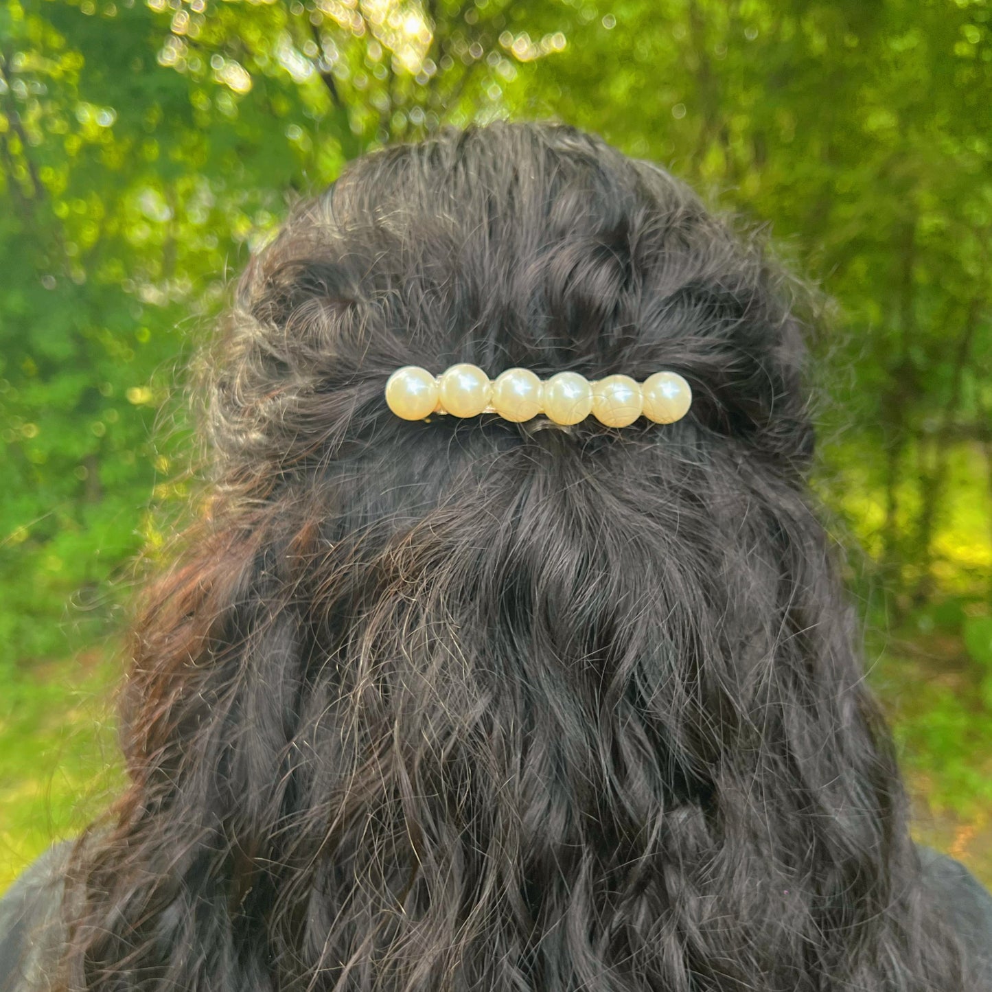 handmade-hair-clips-barrettes-cute-hair-accessories-pearl-hair-clips-pearl-barrettes-handmade-sincerely-herrera-women-owned-business-hispanic-owned-chicago-il-wholesale-aesthetic-hair-clips-daily-hair-inspo-updo-styles-half-up-half-down-hairstyles-daily-accessories