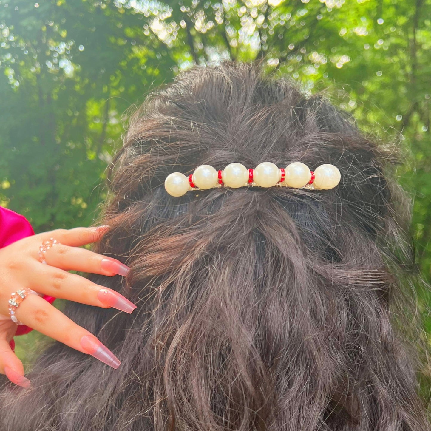 handmade-hair-clips-barrettes-cute-hair-accessories-pearl-hair-clips-pearl-barrettes-handmade-sincerely-herrera-women-owned-business-hispanic-owned-chicago-il-wholesale-aesthetic-hair-clips-daily-hair-inspo-updo-styles-half-up-half-down-hairstyles-daily-accessories