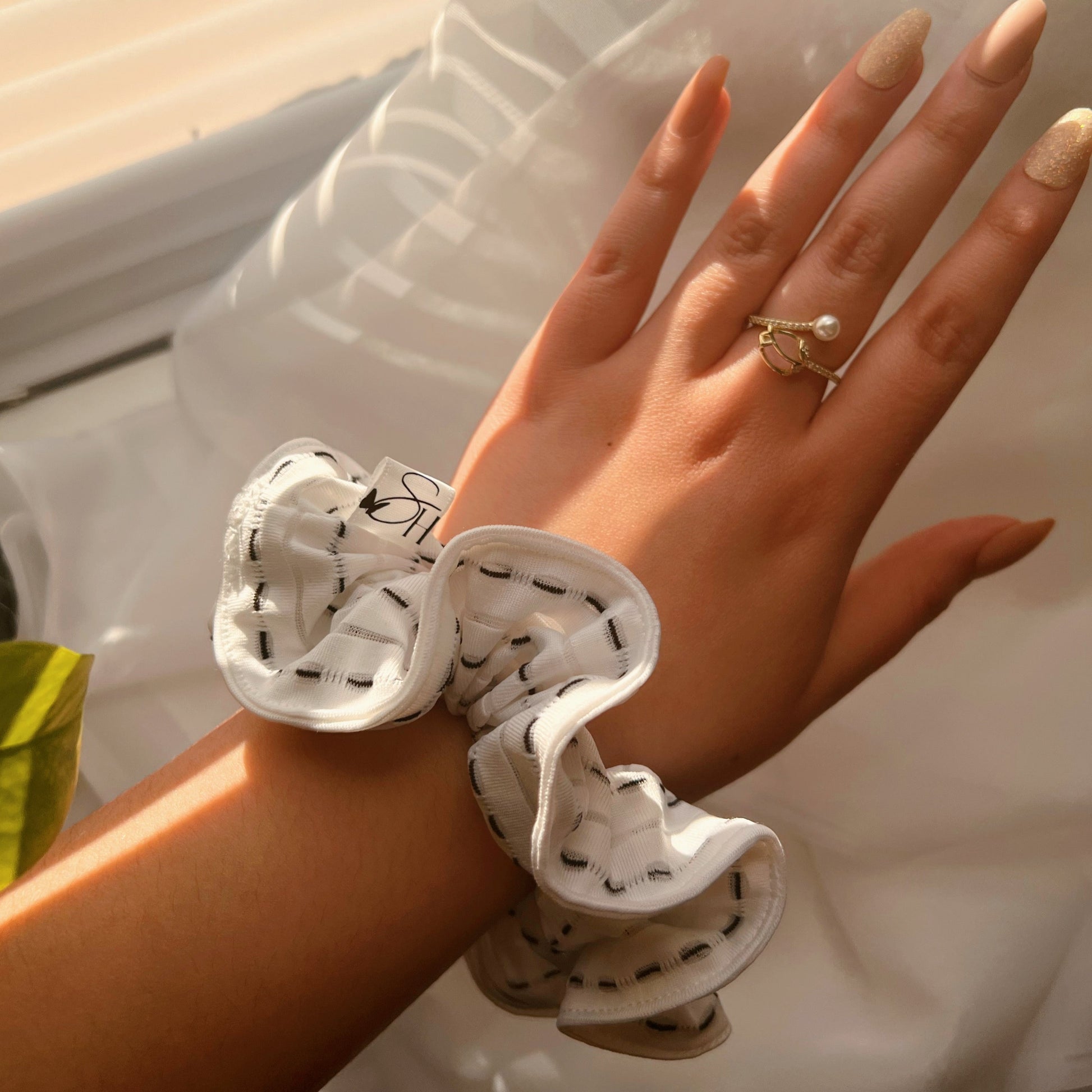 white-scrunchies-ruffled-edges-hairtie-regular-hairties-women-owned-business-hispanic-chicago-il-sincerely-herrera-perfect-summer-accessories-must-haves-daily-hairstyle-inspo-durable-for-all-types-of-hair-black-and-white-scrunchie-gifts-for-her-party-favor-ideas-gifts-for-everyone